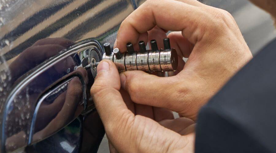 Expert Emergency Roof Repairs services in Oneco, CT